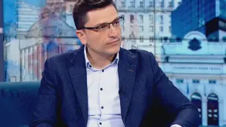 Комсомолецът на ПП Сабрутев вика по БНТ: Как може ченгето от ДС Таско да е регулатор?