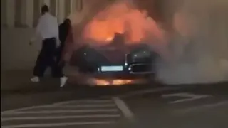 Лимузина от „автопарка на Путин“ експлодира, параноя скова Москва ВИДЕО
