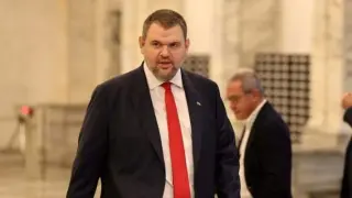 Пеевски: Пълна подкрепа за справедливия протест на медиците. Министрите да се съберат и да намерят решение!