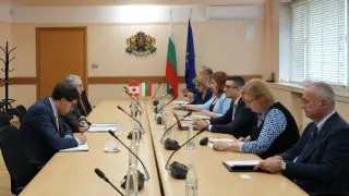 Процеса по присъединяване на страната ни към ОИСР и активизиране на икономическите отношения обсъдиха министър Дилов и посланикът на Канада за България