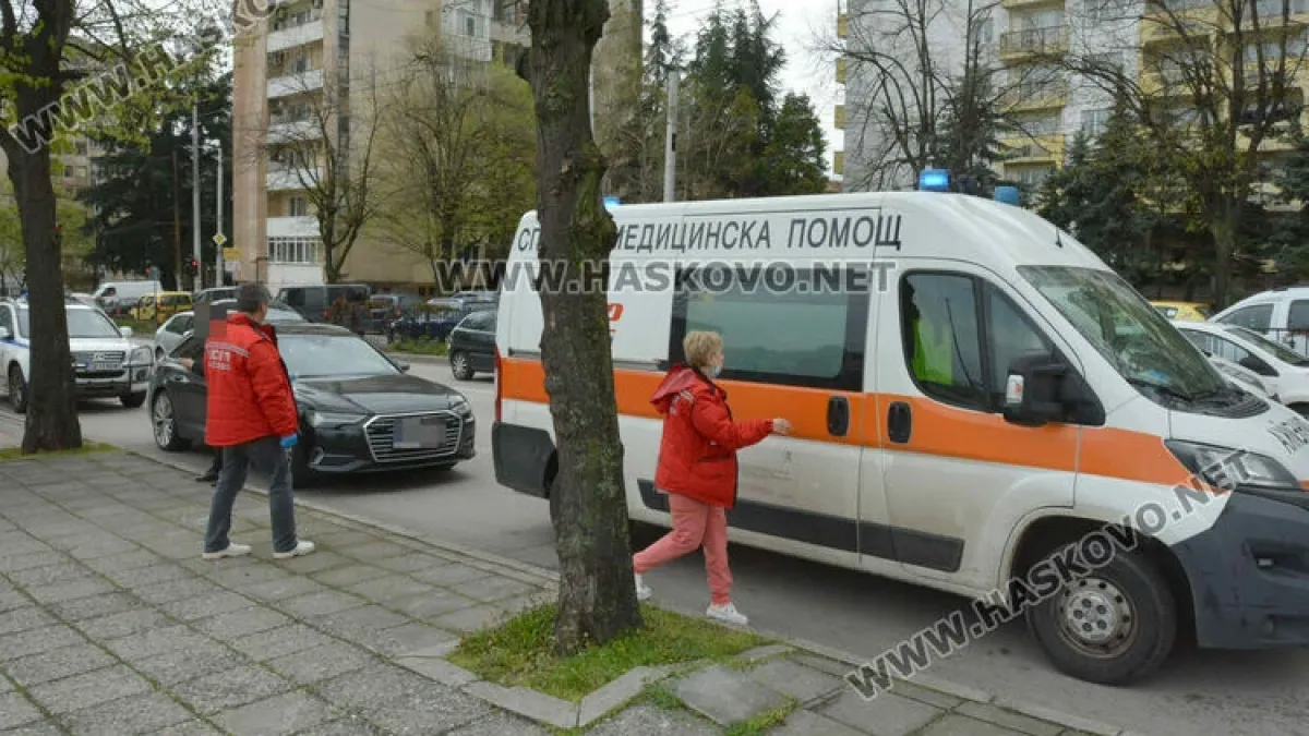 Зловещ инцидент на спирка в Хасково, полиция отцепи района СНИМКИ 