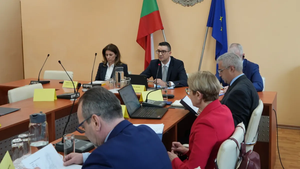  Министър Дилов: Работим за дългосрочни политики, които да гарантират устойчивостта и конкурентоспособността на българската индустрия