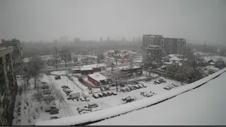 5 см. сняг вече натрупа в този наш град навръх 1 април СНИМКА