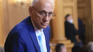 Министър Кирилов алармира за голяма опасност за България