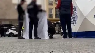 Мъж и жена излетяха от 8 етаж след взрив в любим на българите град ВИДЕО 18+