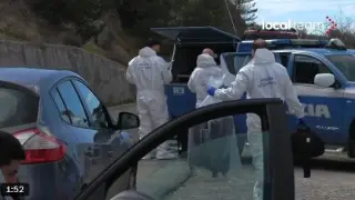 Младеж закла приятелката си, натъпка я в куфар, а после...