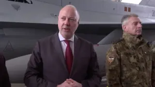 Желязков посрещна първия български F-16: Една птичка пролет не прави, но... ВИДЕО
