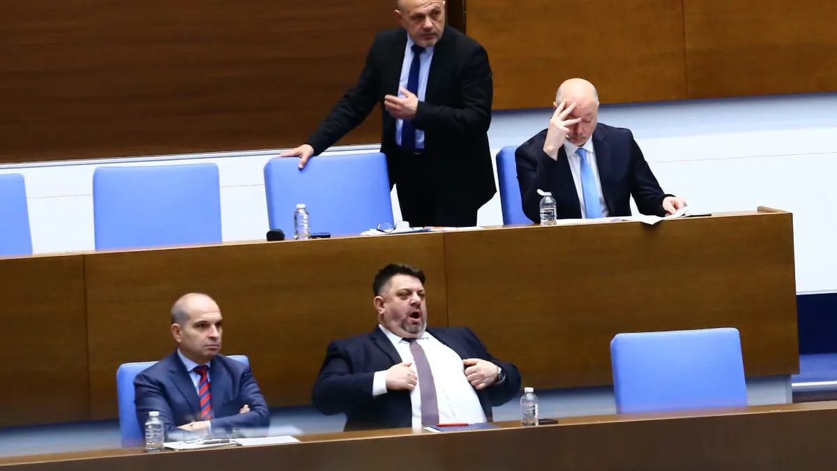 Трети вот на недоверие срещу кабинета "Желязков", ето кой и кога го внася 