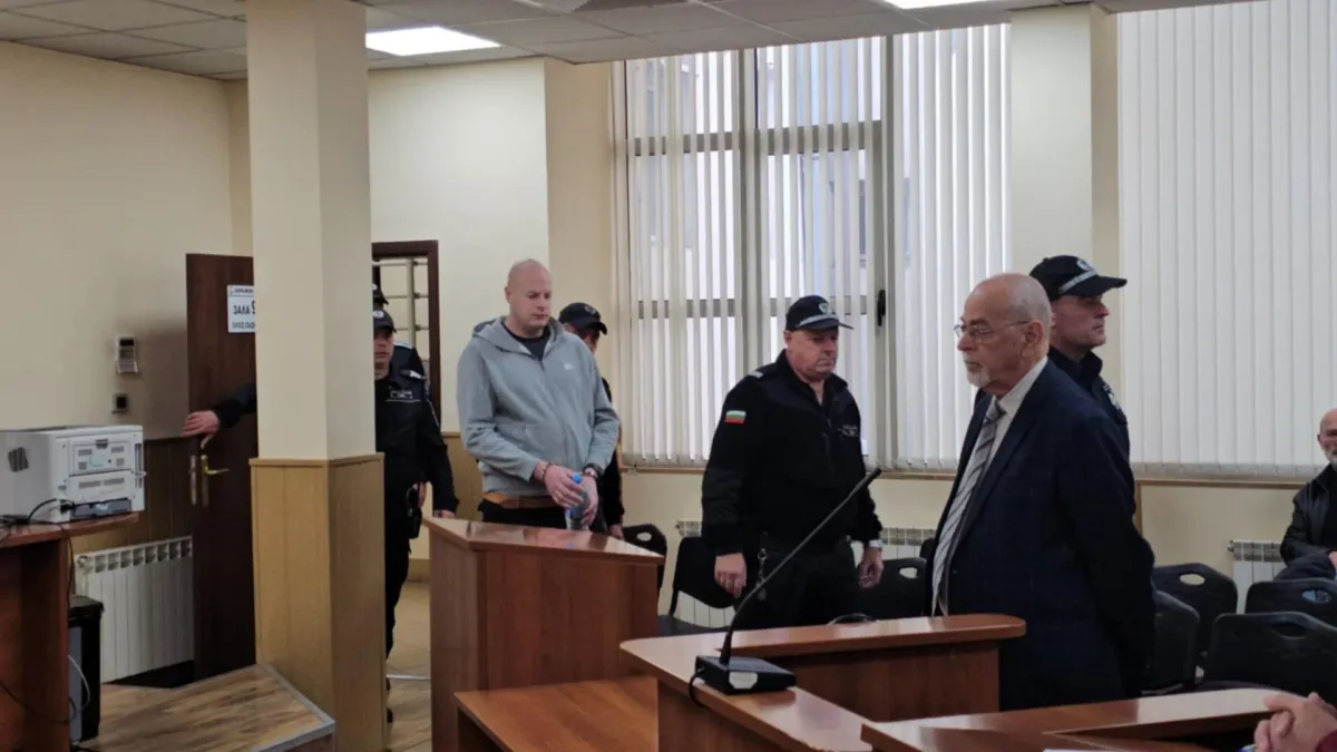 Рангел Бизюрев се разплака в съда, заговори на майката на убития Митко