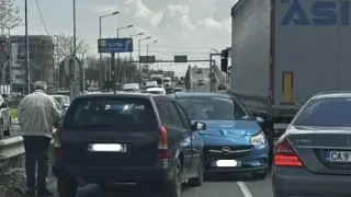 Зверско меле в София, зрелищни СНИМКИ