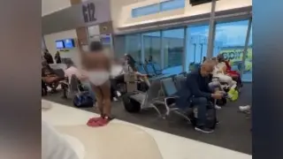 Пътничка остана по гърди заради конфликт с мъж ВИДЕО