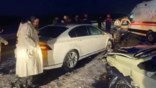 Верижна катастрофа с 12 коли стана на магистрала в Турция