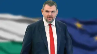 Пеевски: На отговорността и дълга на лекарите, държавата да отговори с достойни възнаграждения. Честит празник!