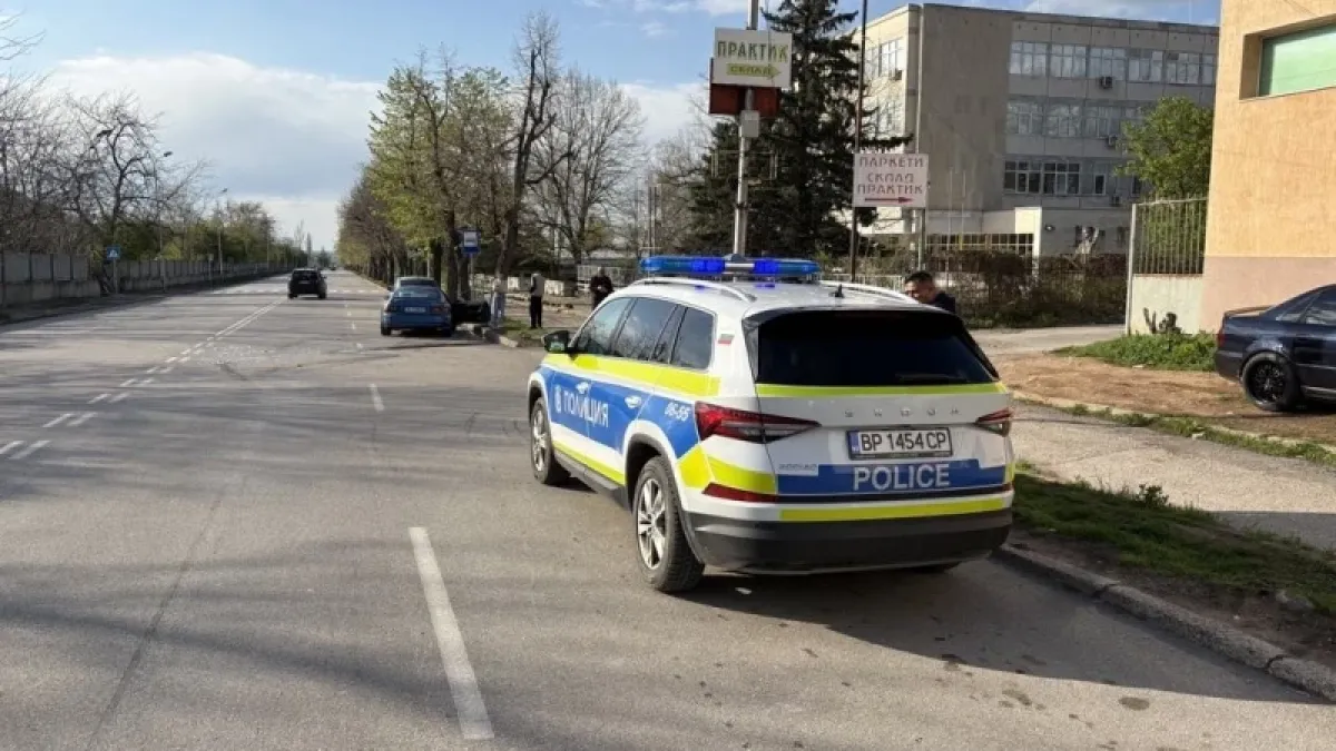 Известен бизнесмен помля кола с 4-членно семейство СНИМКИ 