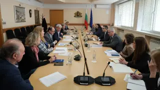 Министър Дилов и КНСБ се договориха за възобновяване работата на отрасловите съвети за тристранно сътрудничество