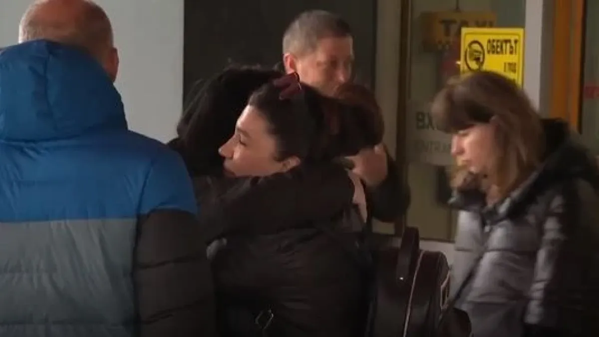 Родители си прибраха от "Пирогов" обгорелите в Кочани деца: Благодарни сме! 