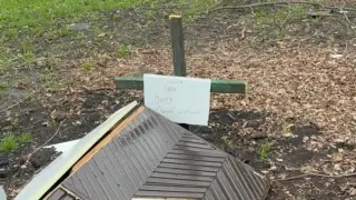 В Донецк вече погребват убитите между къщите и блоковете 