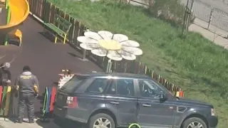 Черен джип показа как се паркира в София СНИМКА