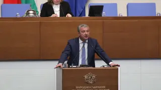Драгомир Стойнев: Изслушванията в зала трябва да са след приемане на законите за деня