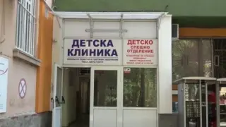 Близки на почерненото семейство от Белащица с покъртителни разкрития след трагедията с бебето 