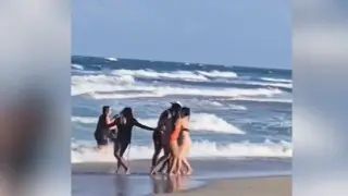 Снимаха мъж да спасява удавник и стана герой 