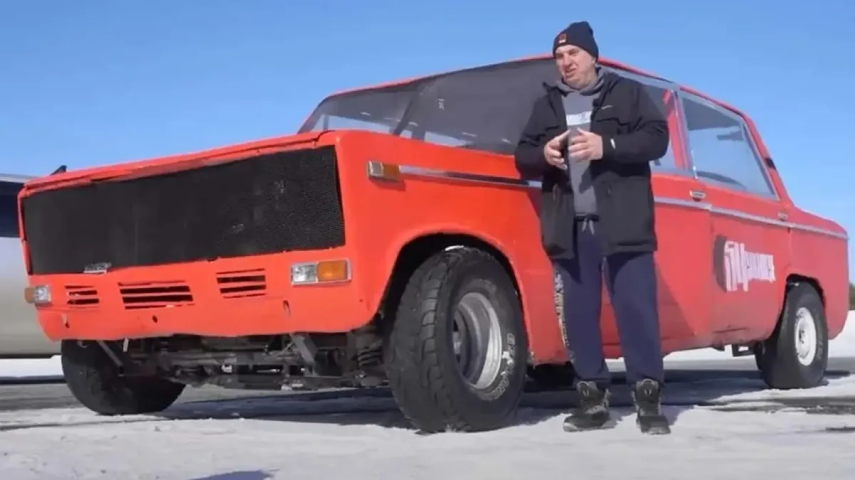 Уникално: Показаха Лада XXL, оборудвана с холна гарнитура ВИДЕО