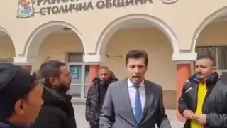 Петков брани незаконния ромски катун в „Захарна фабрика“