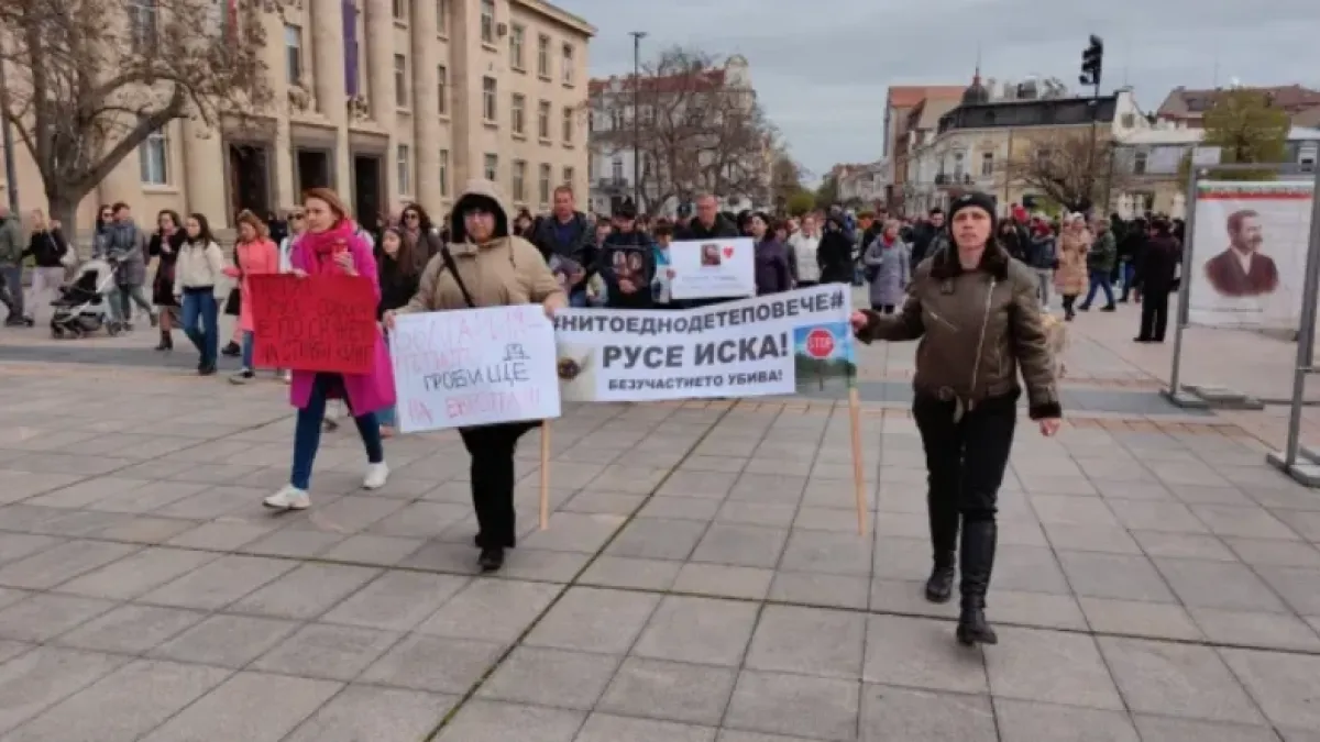 Песен за Сияна разплака русенци на протеста срещу войната по пътищата