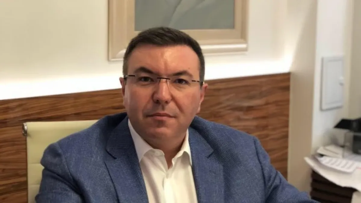 Проф. Костадин Ангелов влезе в неочаквана роля и тази СНИМКА го доказва