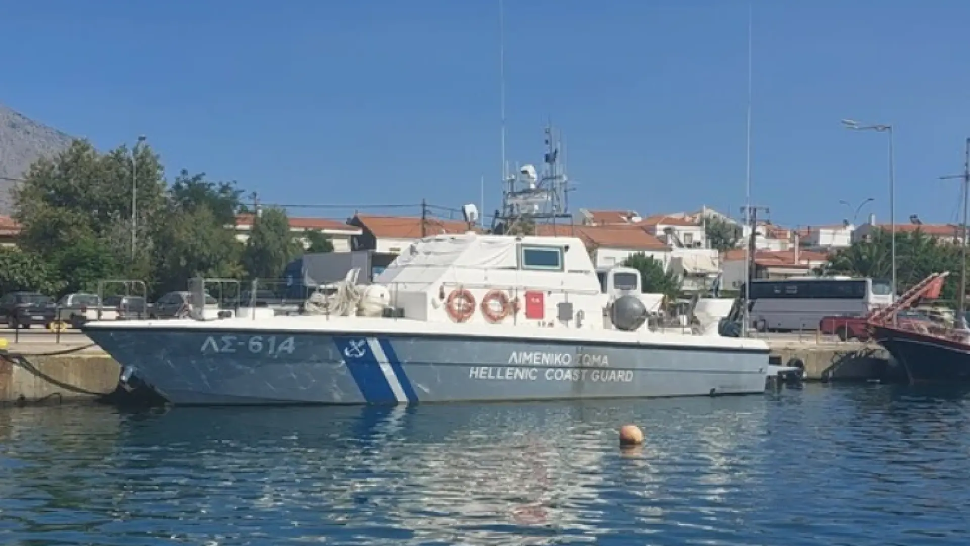 Турски рибари стреляха с картечници по гръцки военен катер