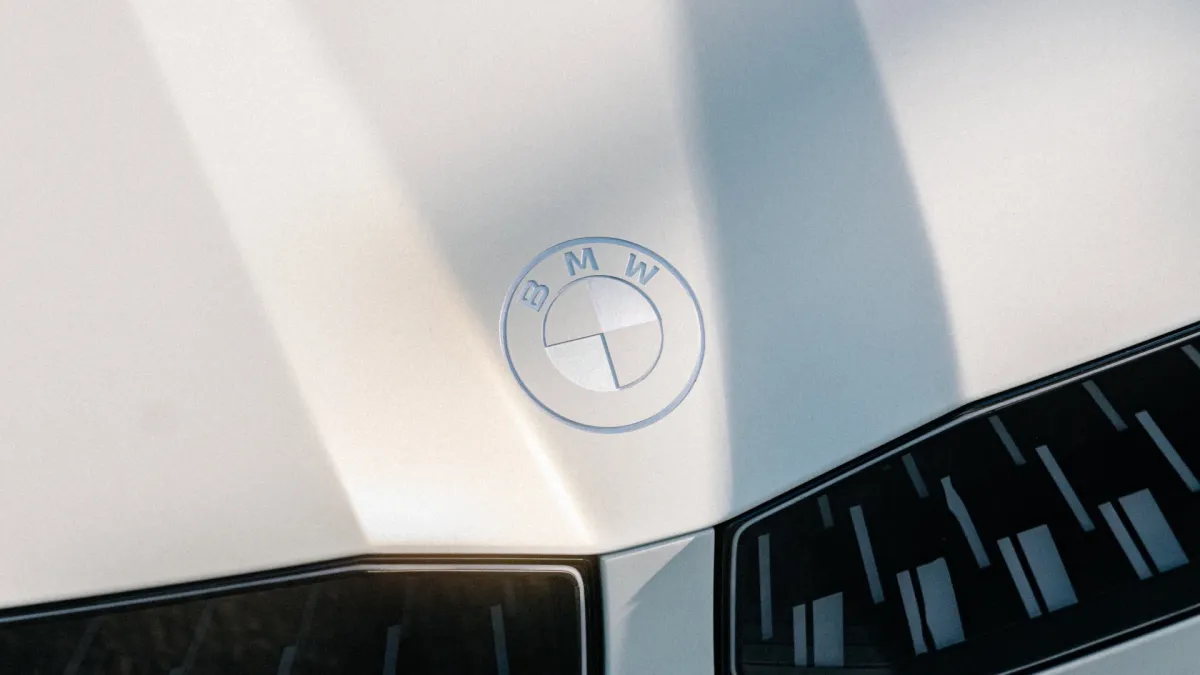 Показаха как ще изглежда най-евтиният електрически седан на BMW СНИМКИ