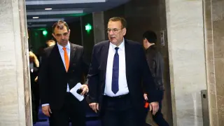 Мазна чалгия бичи от кабинета на Джевдет Чакъров в НС, какво празнува? ВИДЕО