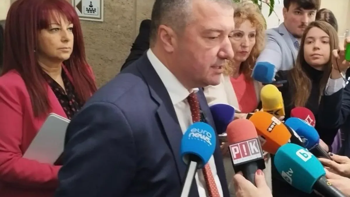 Стойнев към АПС: Българите няма да търпят лицемерно поведение – да сте и с опозицията, и с управляващите