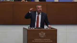 Драгомир Стойнев: Това правителство няма алтернатива, демократична и патриотична опозиция са разделени и еднакво безотговорни