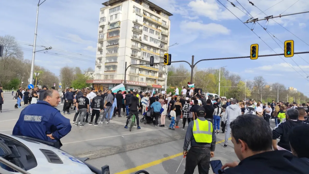 Хаос в София: Жители блокираха няколко квартала, протестират на ключов булевард! ВИДЕО