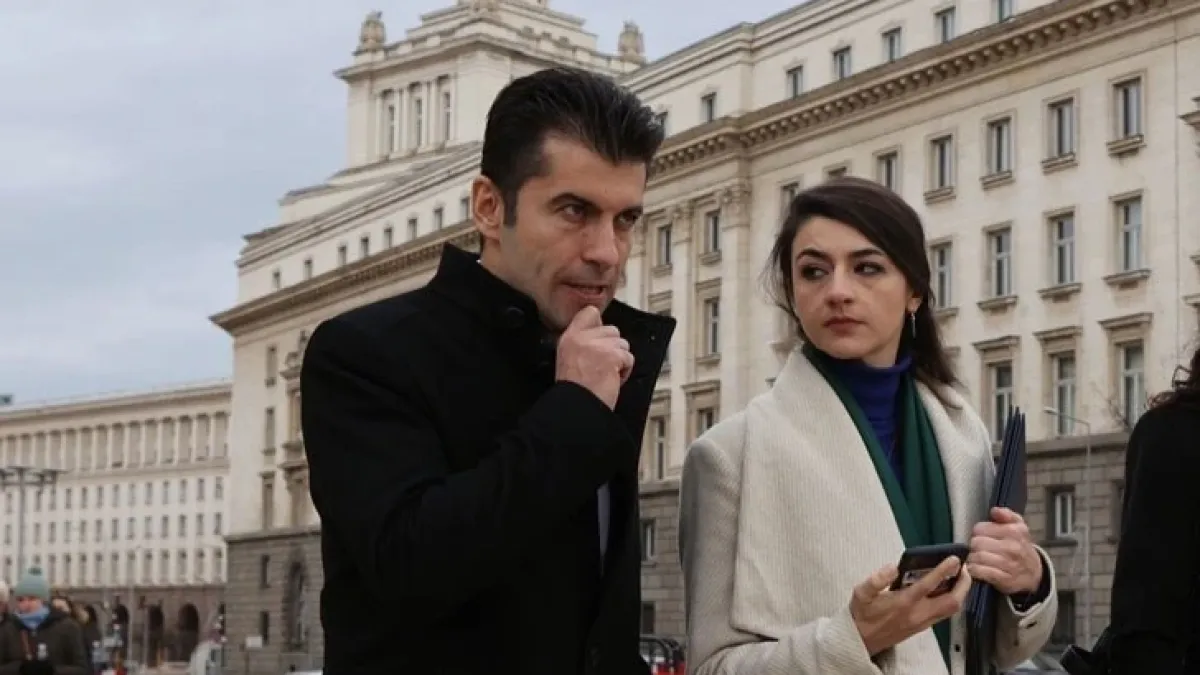 Съсипаха Лена и ПП след вота: Най-големите шутове на политиката в историята 