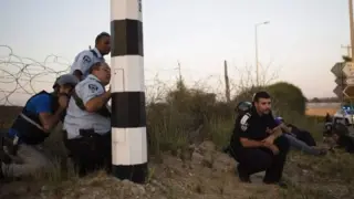 Хутите отвръщат на удара след най-смъртоносната атака на САЩ, нападнаха US самолетоносачи