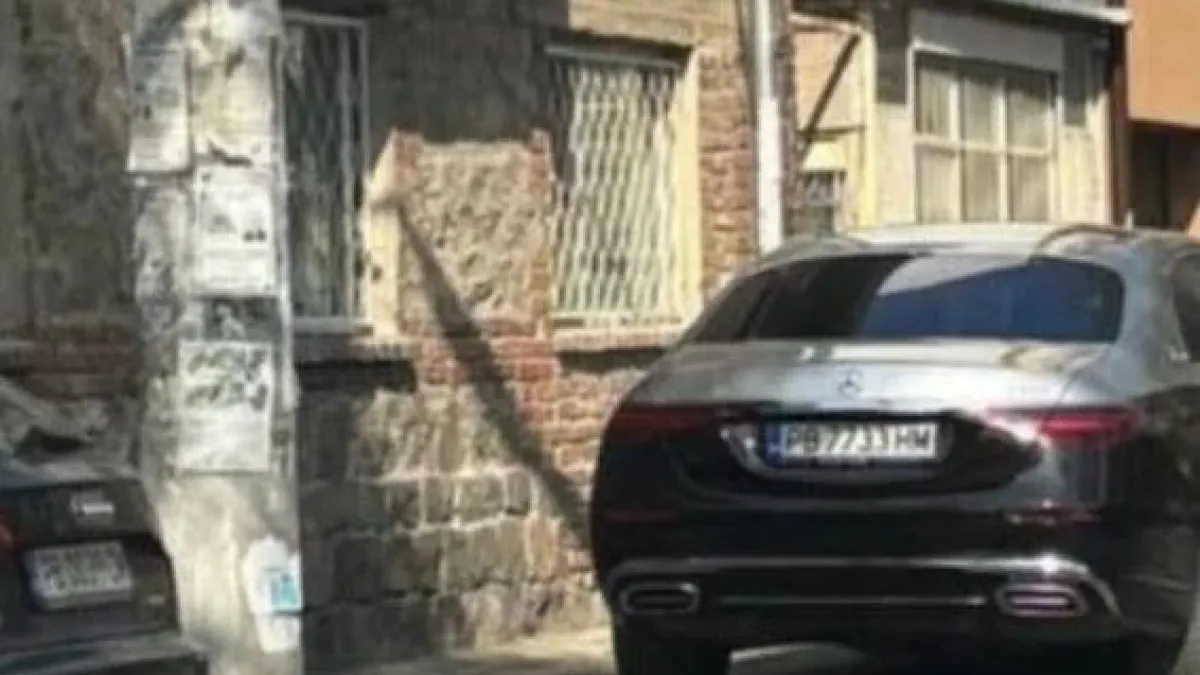"Майбах" окупира тротоар край пловдивски храм в деня на смирение СНИМКИ
