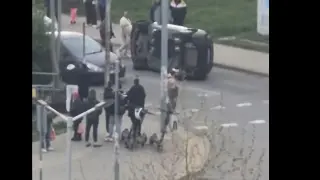 Бургазлийка се засили да вземе завой и сътвори зрелищно меле ВИДЕО