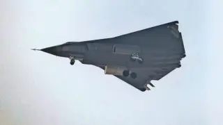 Невъзможна маневра на изтребителя от шесто поколение в Китай ВИДЕО