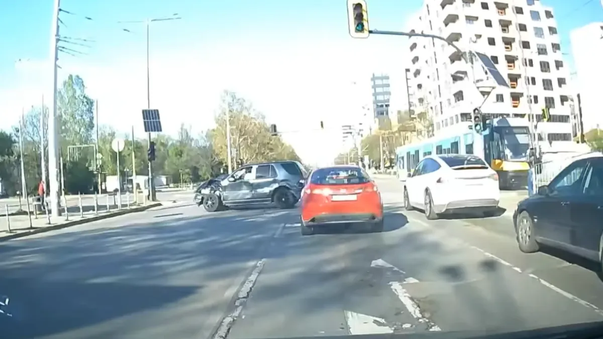 Ужасяващо ВИДЕО от кошмара в София, водач изпада в несвяст