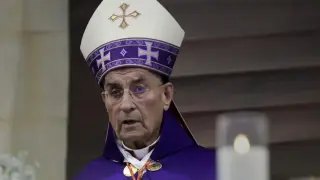 Патриарх си счупи крака по време на литургия