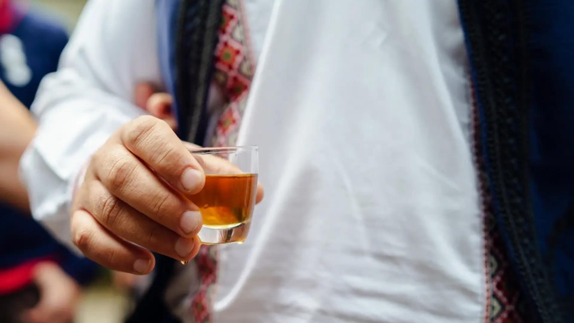 "Псувал съм я, но не съм я удрял". Разляха ракията на родопчанин и стана страшно