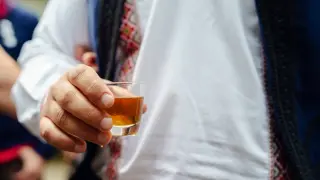 "Псувал съм я, но не съм я удрял". Разляха ракията на родопчанин и стана страшно