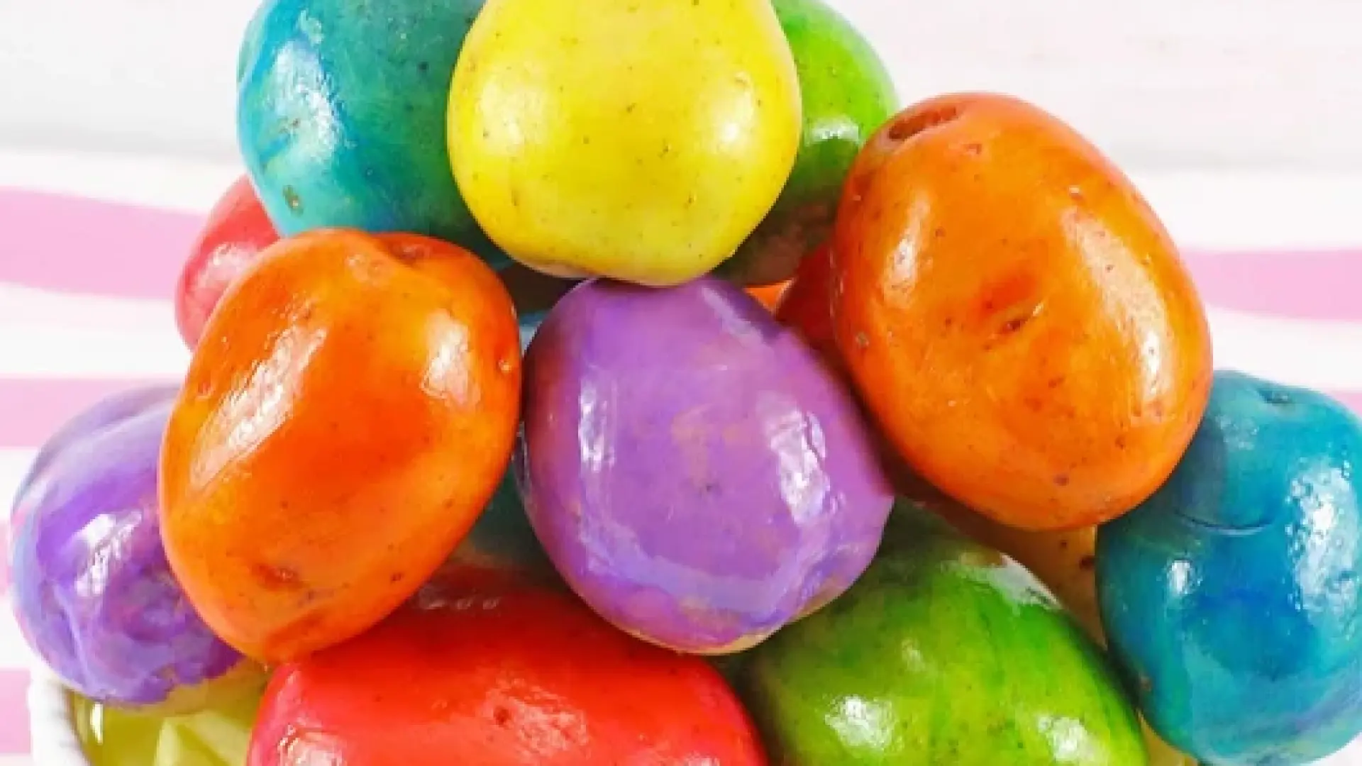 Кризата в САЩ: Американците боядисаха това, вместо яйца СНИМКИ