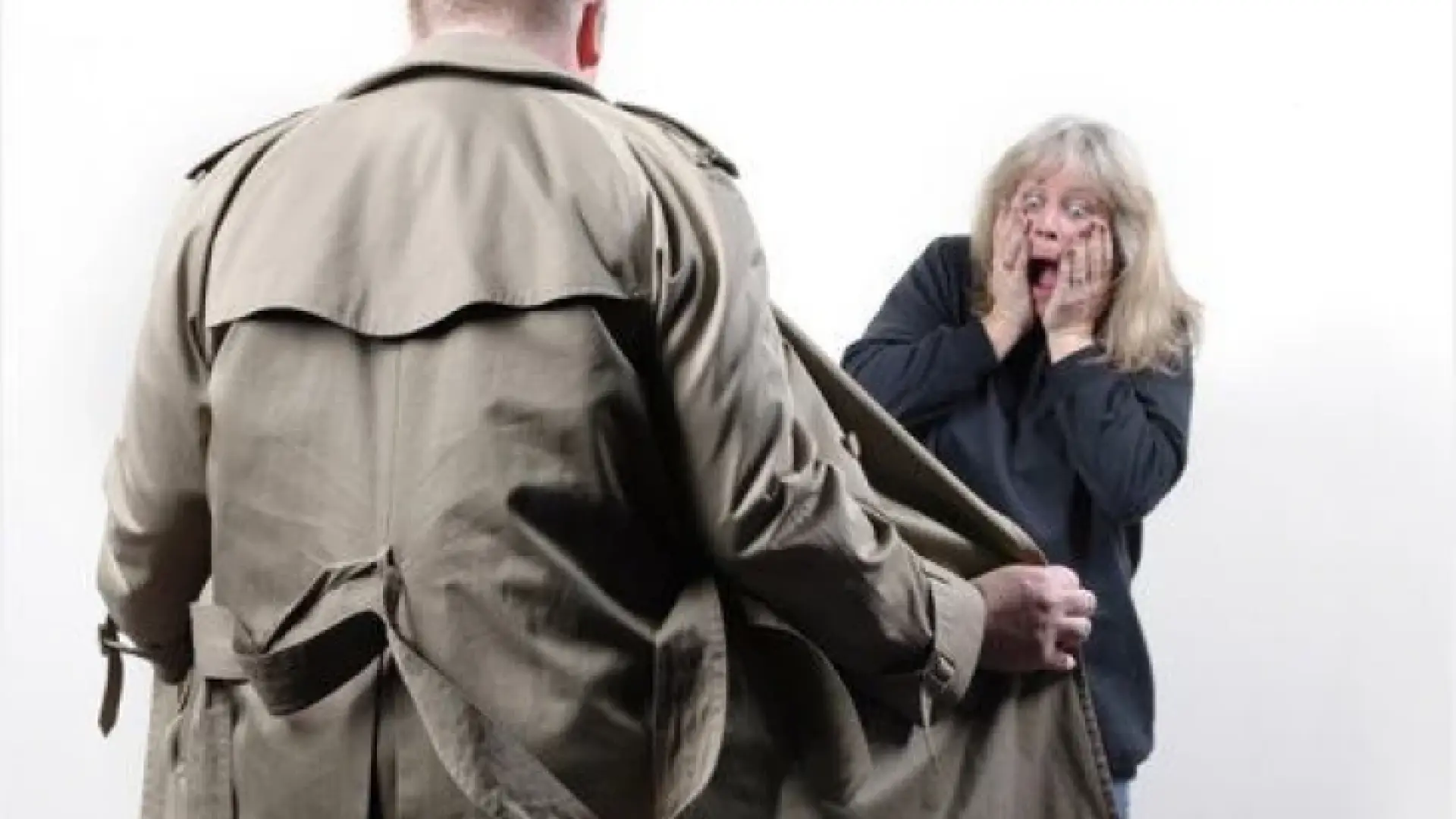 Извратеняк изскочи гол пред жена в наше село, последвалото разсмя всички 