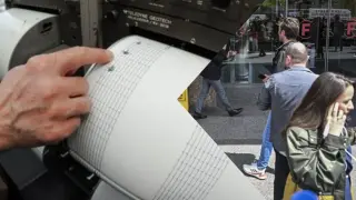 Паника в Бургас след силното земетресение в Истанбул, хората се оплакват от... СНИМКИ и ВИДЕО