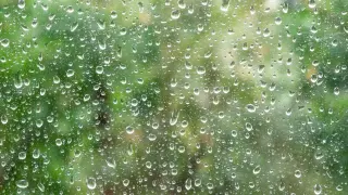 Учени откриха как да извличат енергия от дъжда 