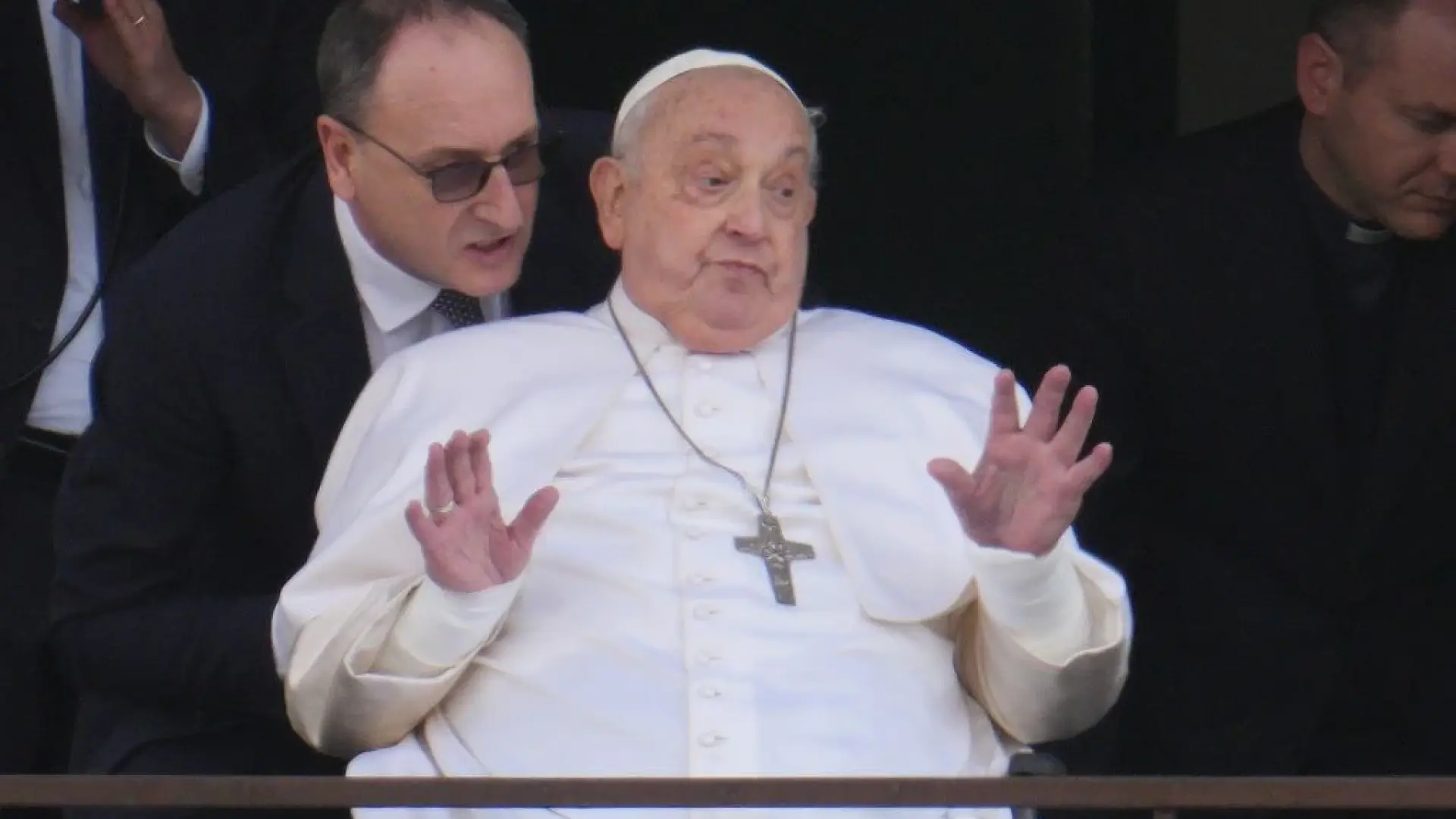 Личният хирург на папата със смразяващ разказ за последните му мигове