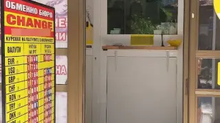 Кражбата на годината! Румънка "скри шапката" на роден бизнесмен и му отмъкна 800 бона